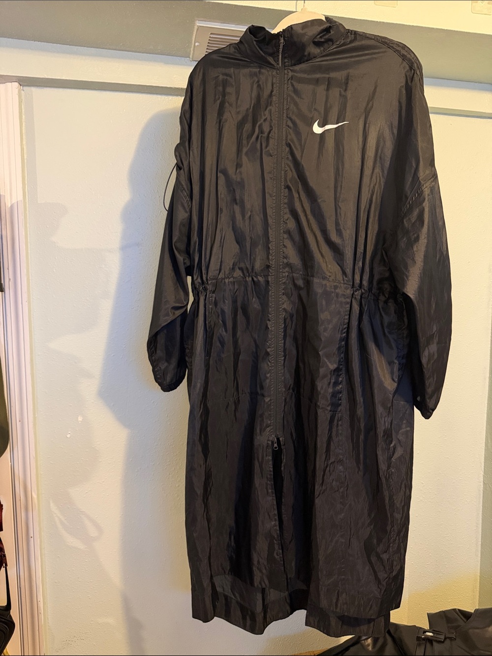 Nike Black Full-Zip Hooded Windbreaker Jacket with Swoosh